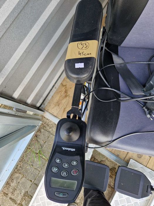 Wózek inwalidzki elektryczny Otto Bock B500 siedzisko 45 cm - 33