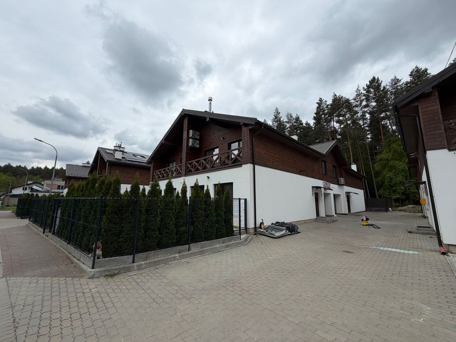 Продаж котеджу КМ Bruhsell Брюховичі 139 м2 2 сот ремонт, техніка, меблі