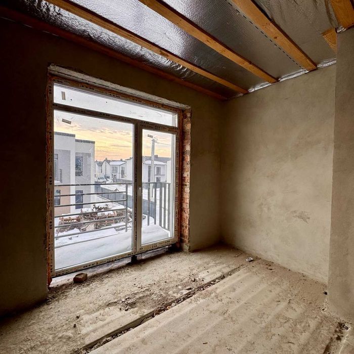 продаж кутового Таунхауса готового до ремонту. Крихівці