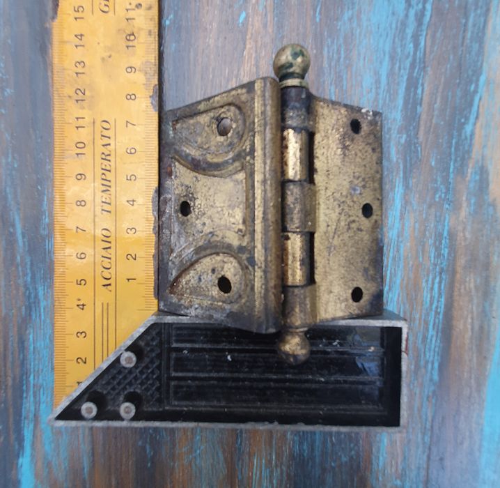 Dobradiças Antigas