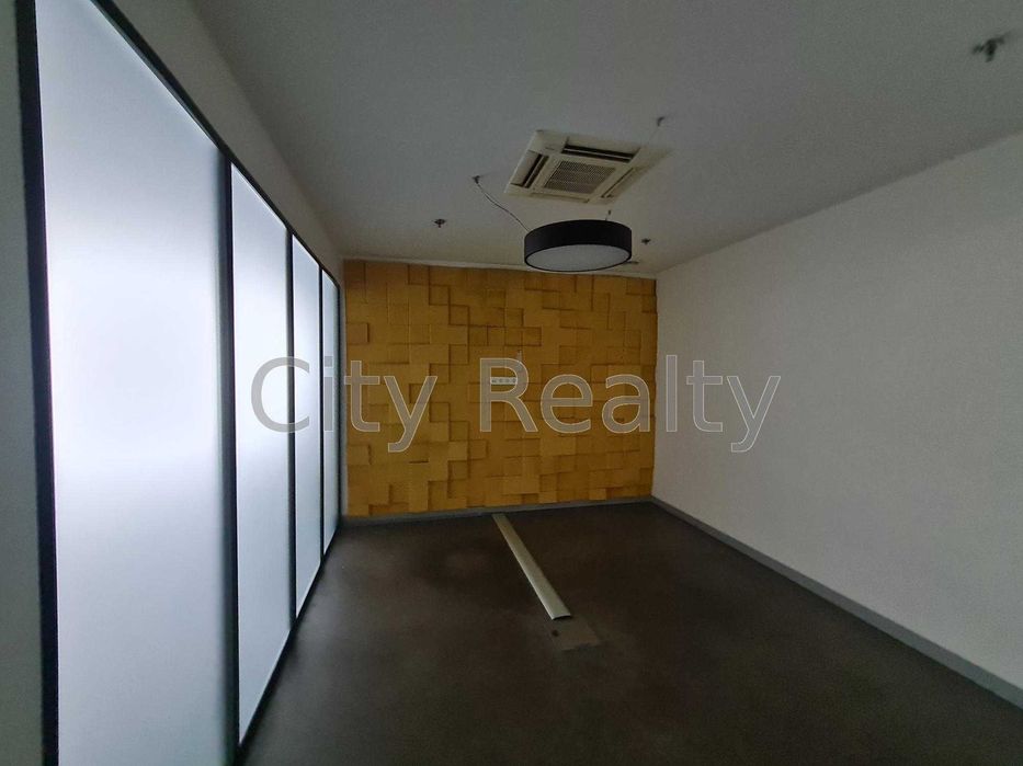 Офіс 1237 м.кв Вул. Саксаганського 70А Голосіївський метро Університет