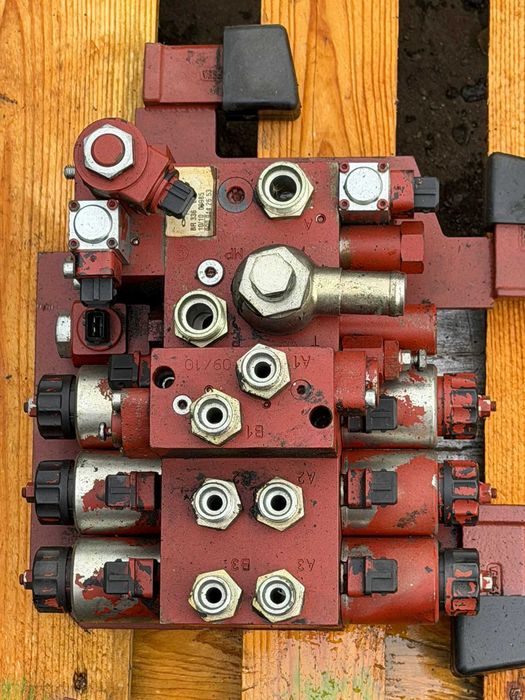 Rozdzielacz hydrauliczny LINDE BR336 E30