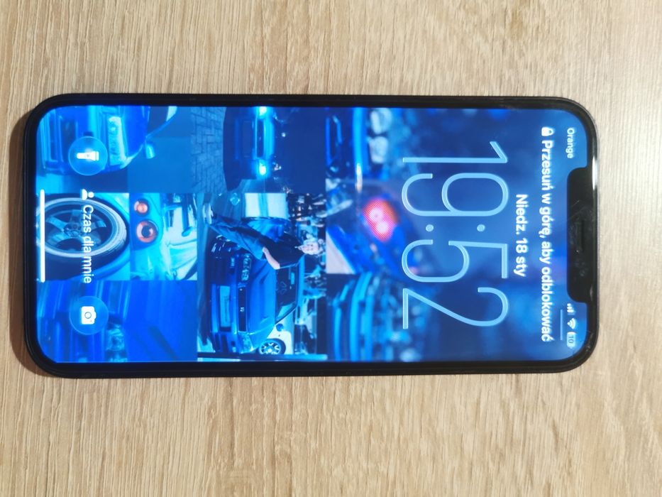 Sprzedam iPhone 12, 64 GB, stan idealny, 96% baterii, gwarancja.