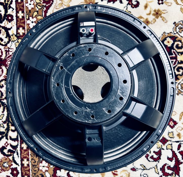 Speack Eighteen Sound 21”  3600W 4Oh