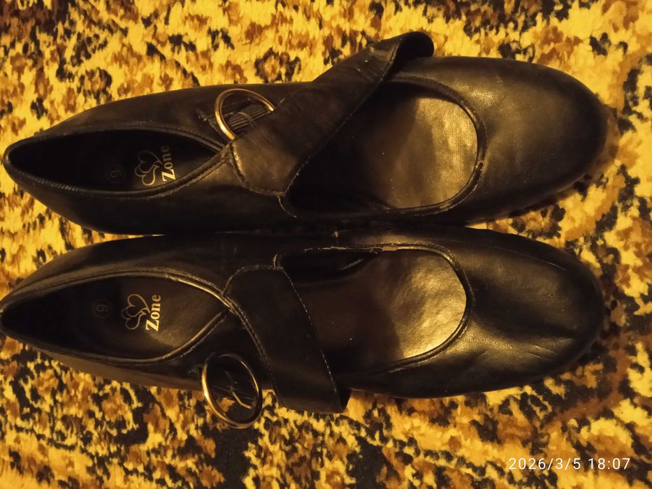 Buty damskie firmy zone na obcasie