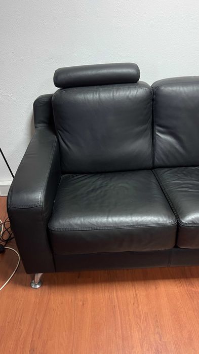 Sofa Pele Genuina Preto e Aluminio em Excelente Estado