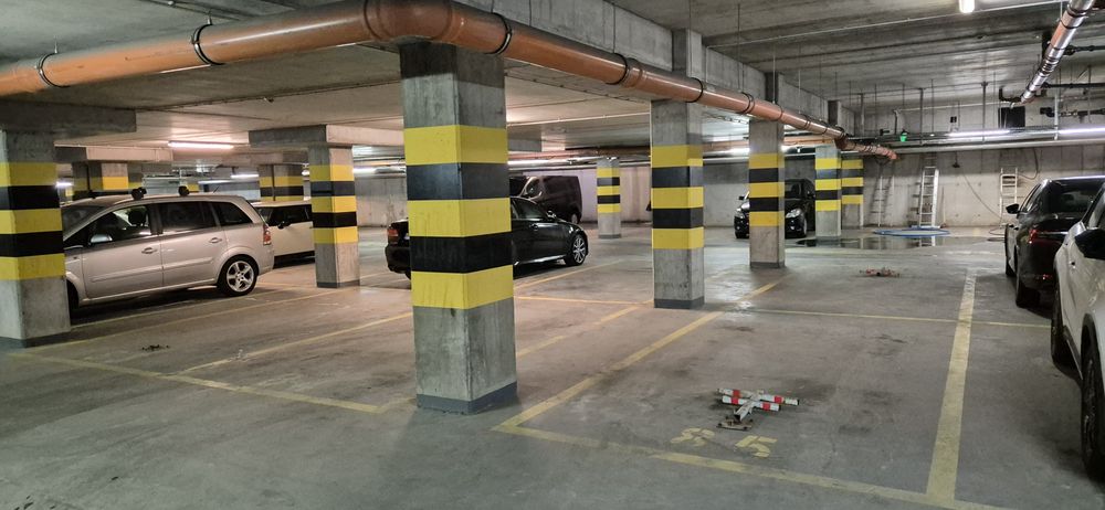 Garaż podziemny w apartamentach super lokalizacja Gorąco polecam!!! - Więcej