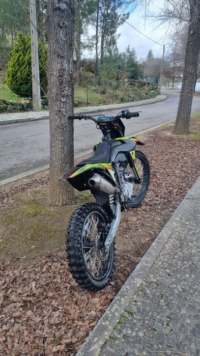 Motocross.    250 cilindrada