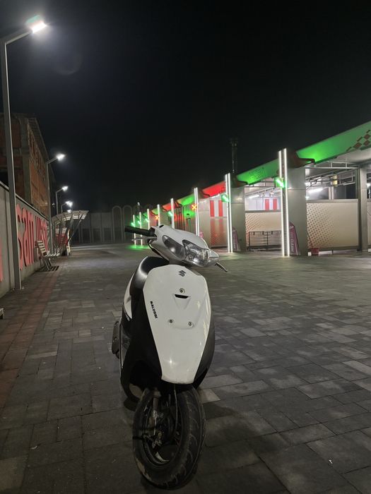 Скутер Suzuki lets 2 бабочка