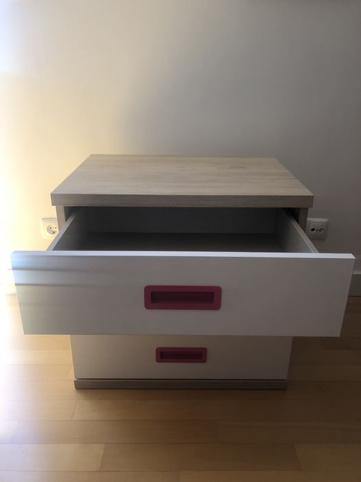 Mesa de cabeceira427072135564503042