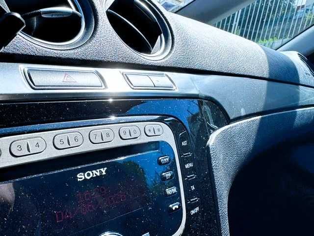 Ford S-Max — fotografia 11