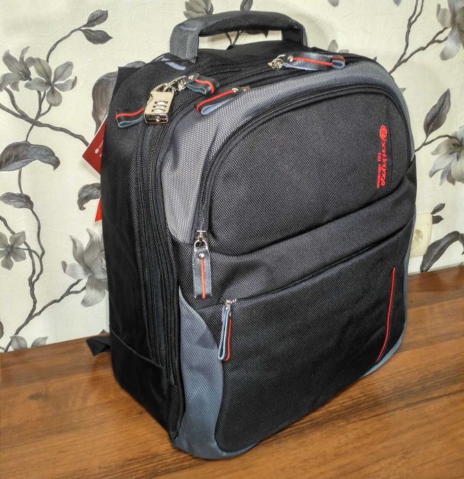 Рюкзак с карманом для ноутбука DeEsse