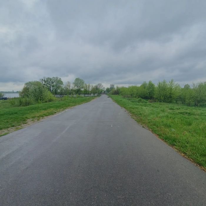 Продаж участка с.Трушки біля річки.