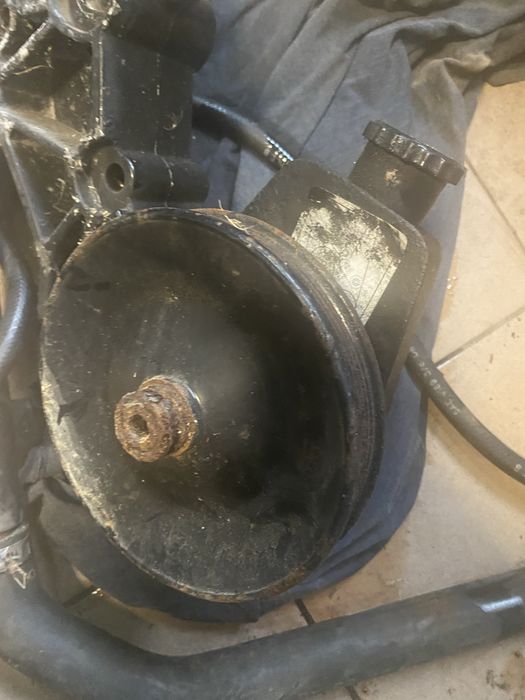 Volvo Penta 5.0 pompa wspomagania