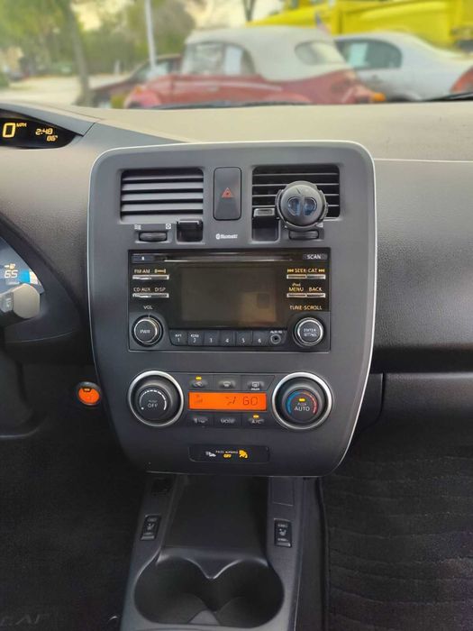 Nissan LEAF SL      2015
