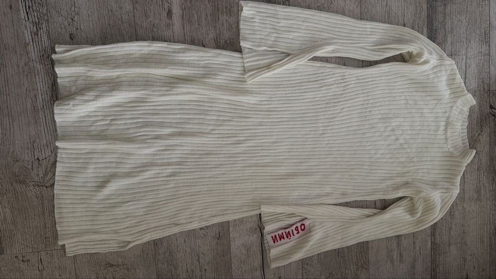 Тепла біла сукня міді від One by one