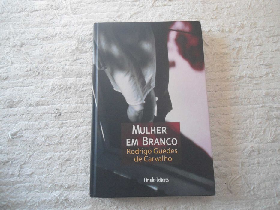 Mulher em Branco por Rodrigo Guedes de Carvalho