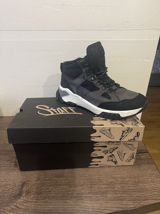 Зимові черевики від Staff