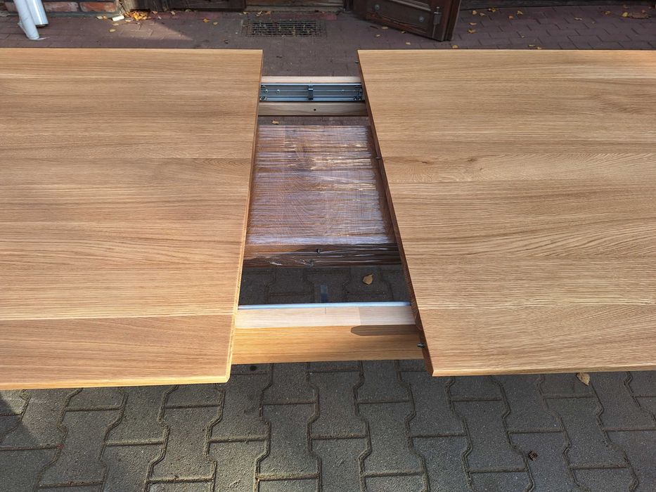 Stół dębowy prostokątny rozkładany - wkładka w stole