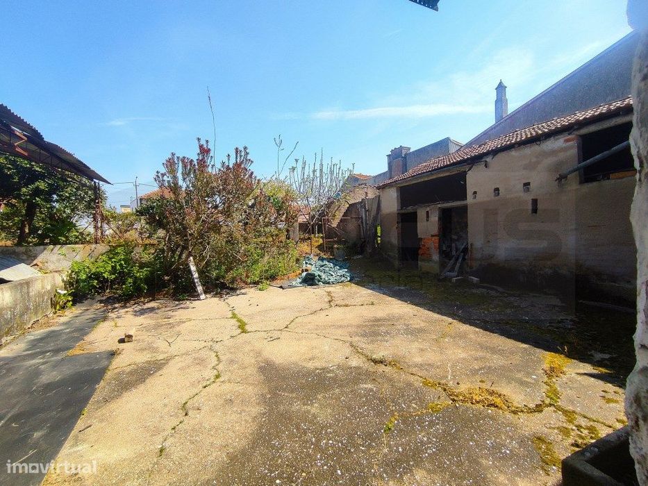 Moradia térrea para restauro - ás portas da cidade Aveiro