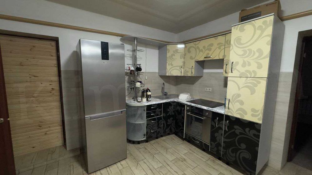 Продається житловий комплекс у с Дівички