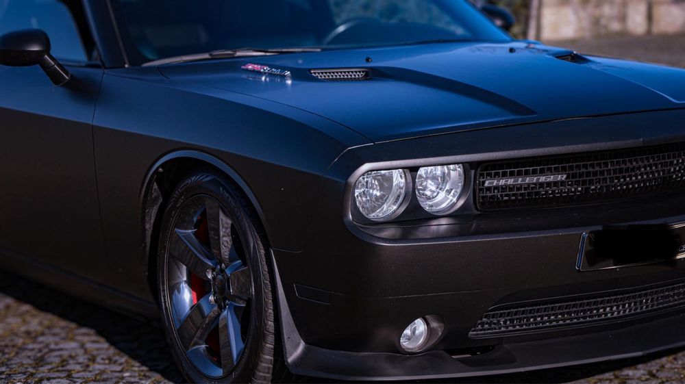 Dodge challenger 3.6 edição especial “ Rallye Redline”