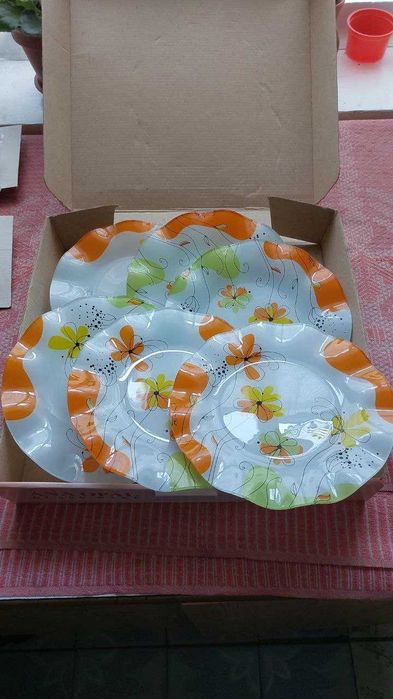 Набор для торта (1 блюдо + 6 десертных тарелок) + 2 новых  блюда Ø30см