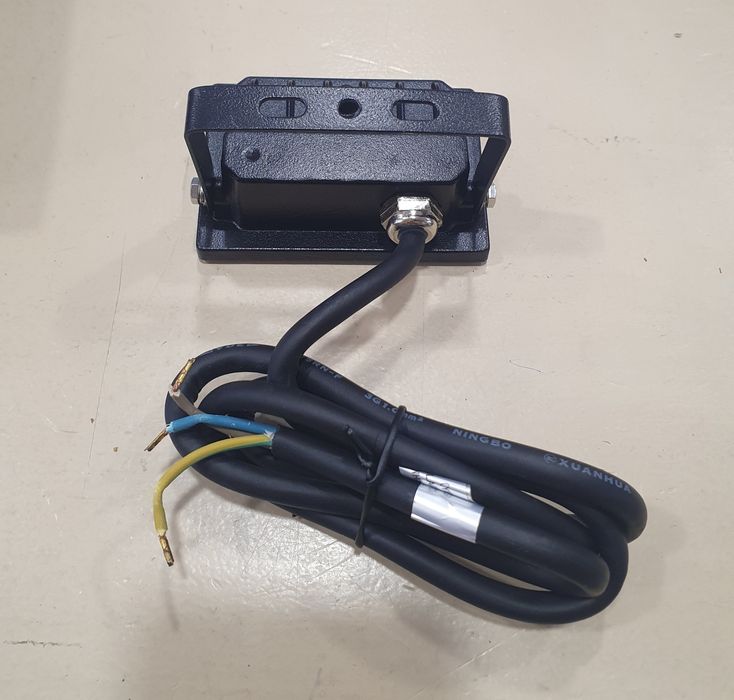 Led externo 10W 5000K IP 65 -KERBL