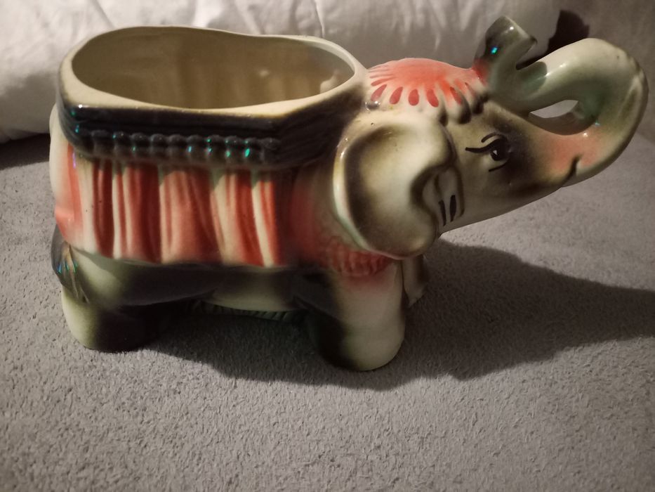 Слон кераміка підставка під вазон