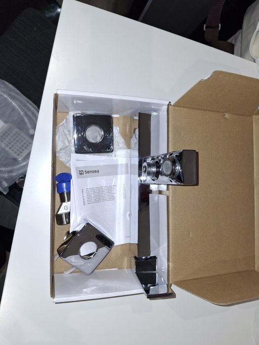 Torneira cromada de banheira