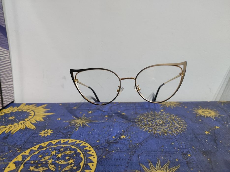 Piękne kocie okulary