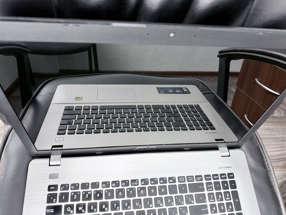 ASUS X750J 17.3" / i7-4700HQ / GT 740M 2GB / 256GB SSD / 1TB HDD