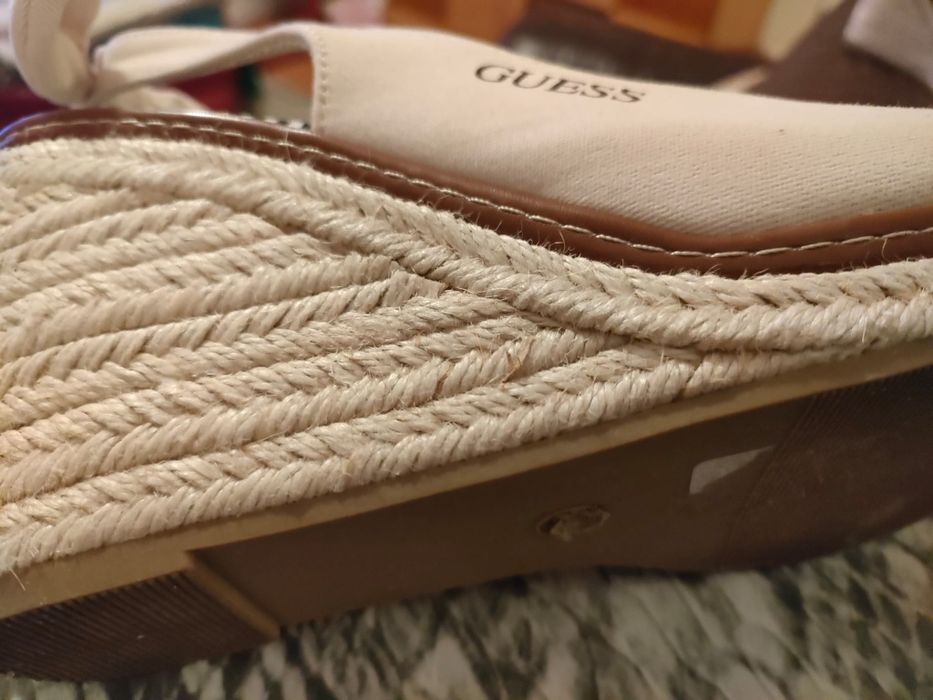 Sandálias da GUESS  tamanho 37