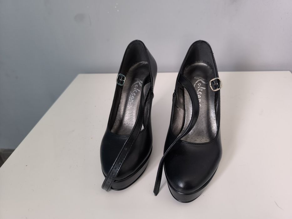 Buty nieużywane czarne obcas wygodne 34