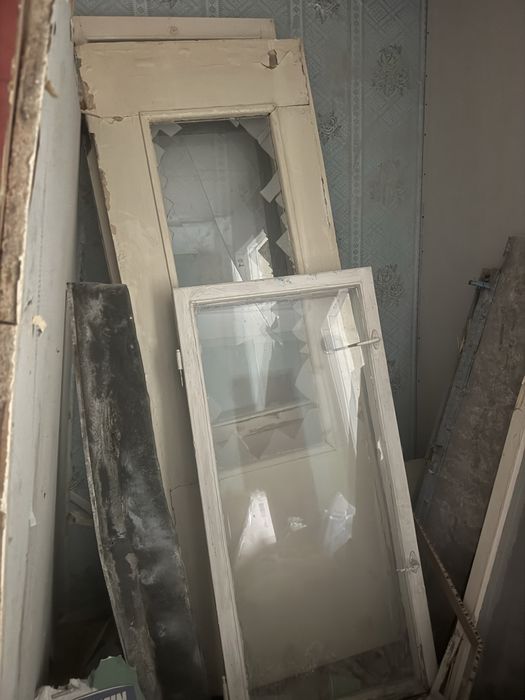 Безкоштовно відам дерево.