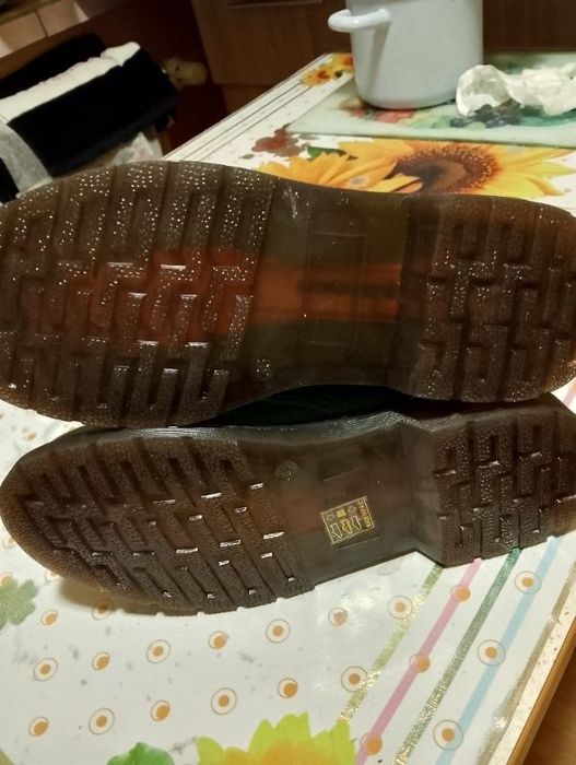 Nowe zielone kauczukowe buty