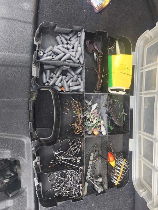 Material pesca amostras, anzóis etc..