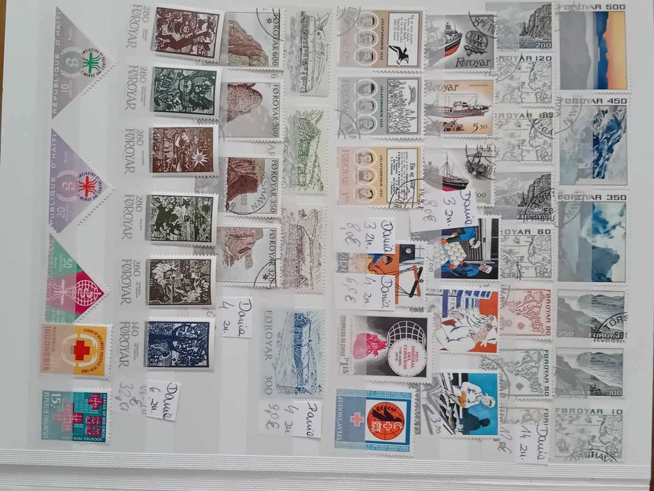 Sprzedam album  z bloczkami i znaczkami