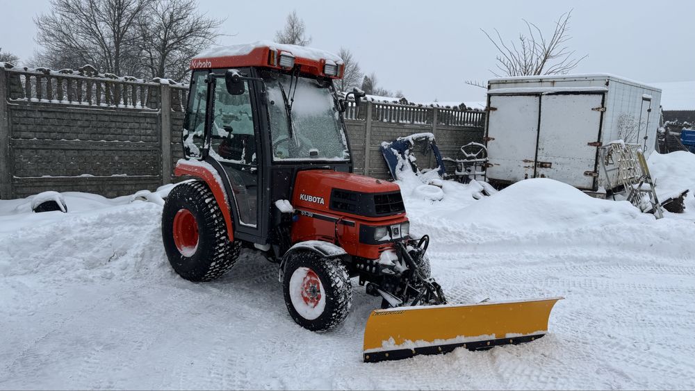 traktor / mini traktor KUBOTA ST30 / pług do śniegu / zarejestrowany