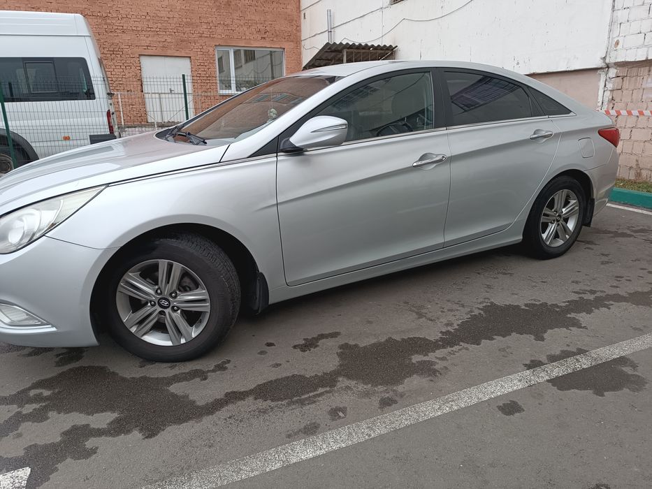 Hyundai Sonata YF LPI