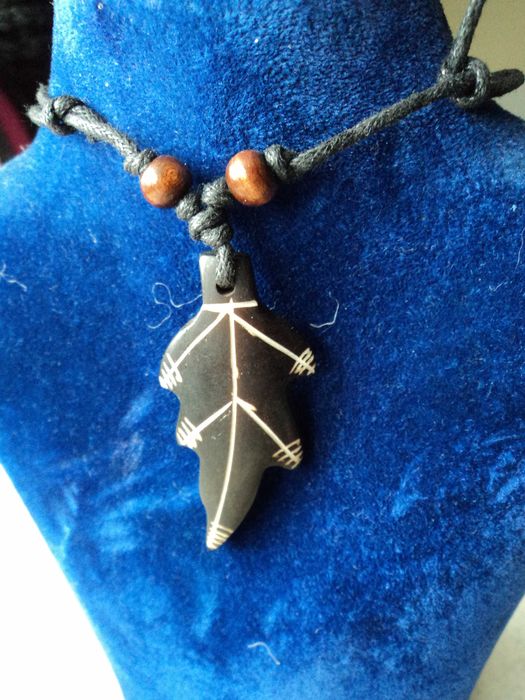 "Tybetańskie amulety" z kości byka Ręcznie robione. p/p 4-3 cm