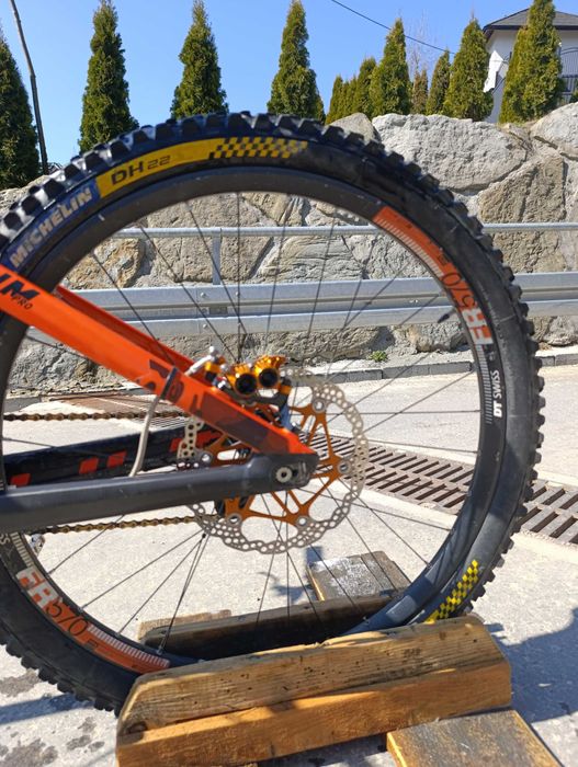 Mondraker summum carbon pro 2016