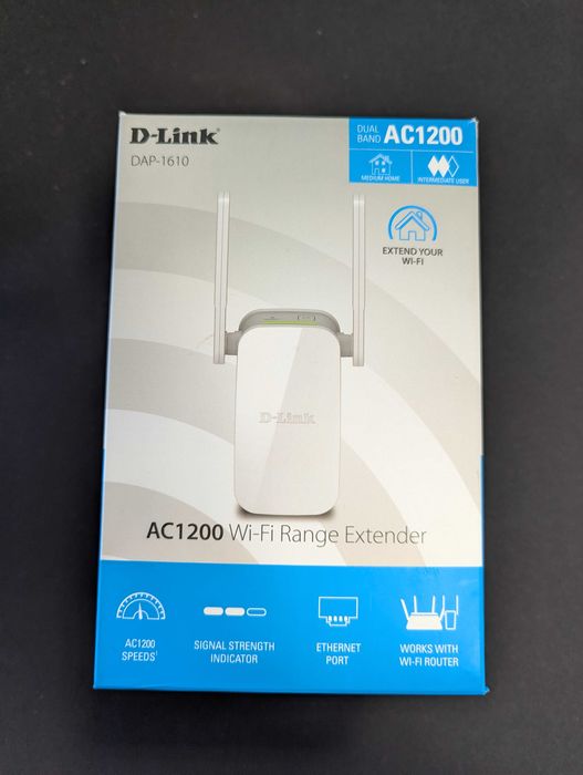 D-Link - DAP‑1610 AC1200 WiFi Range Extender