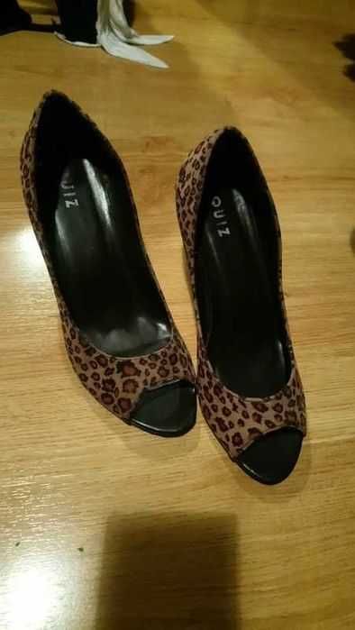 Buty na szpilce panterki