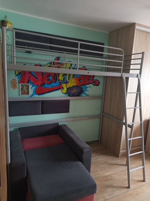 Łóżko na antresoli