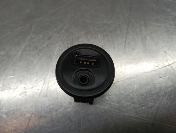 Módulo USB / AUX / IPOD PEUGEOT 2008 I (CU_)