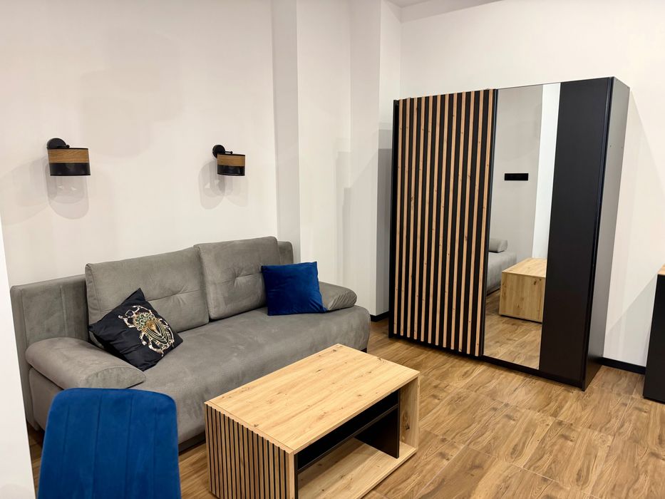 Luksusowa kawalerka w centrum z balkonem.