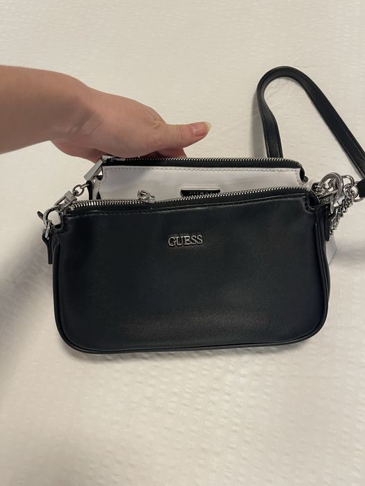 Дві сумочки в комплекті,чорна більша, біла менша в дуже гарному стані)