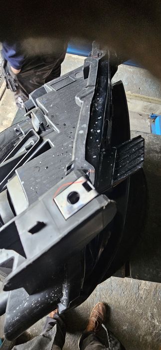 Farol esquerdo para- TOYOTA ProAce City