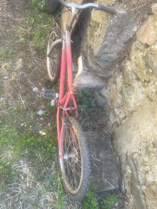 Vendo a minha biclicleta